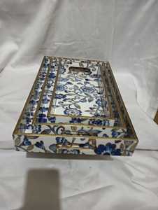 Bandeja de madera rectangular multiusos Perfecta para servir o como acento decorativo disponible en cantidad a granel - Product Image 5