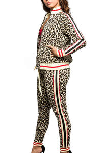 Survêtement décontracté de conception professionnelle pour femmes saison d'hiver Logo personnalisé Jogging 100% coton survêtement unisexe - Product Image 2