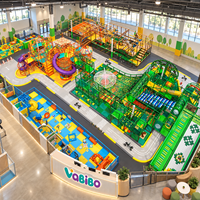 Équipement de terrain de jeux intérieur commercial pour enfants, centre de jeux souple avec toboggan, piscine à balles, labyrinthe d'escalade, trampoline, conception clé en main FEC
