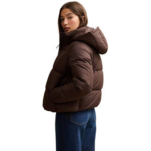 Chaqueta acolchada transpirable a prueba de viento impermeable de poliéster 100% ecológica para mujer, mangas con cuello desmontable para Otoño/Invierno - Product Image 3