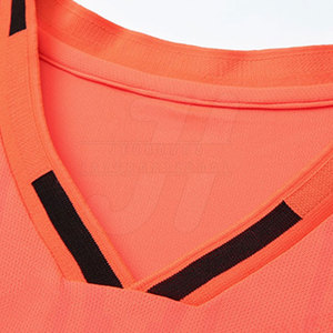 Uniformes de Fútbol Personalizables de Alta Calidad al por Mayor, 100% Poliéster, Logotipo Personalizado, Ropa de Equipo, Conjuntos de Camisetas a Precio Económico - Product Image 2