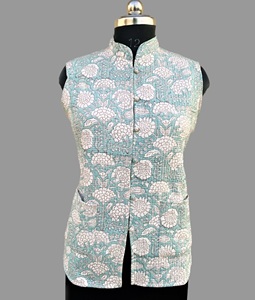 Artisan indien fait à la main coton patchwork veste matelassée sans manches avec imprimé bloc floral design veste d'hiver pour femmes - Product Image 2