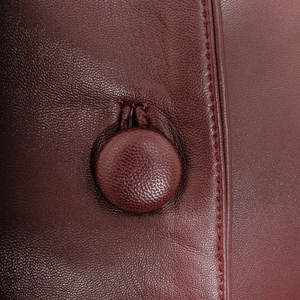 Chaqueta de motorista acolchada de piel sintética delgada personalizada para mujer, chaqueta de cuero PU de satén a la moda para primavera y otoño para mujer - Product Image 6