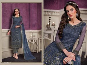 Venta caliente Diseño exclusivo de bordado de lujo Salwar Kameez Comprar ropa de fiesta Kurti de Surat para mujeres Mayorista de vestido - Product Image 2