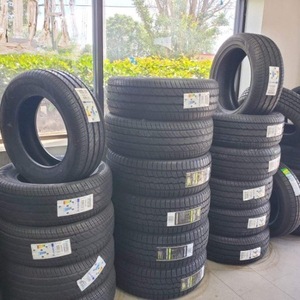Neumáticos Usados de Primera Calidad, Neumáticos de Segunda Mano para Automóviles de Pasajeros, Marcas y Tamaños Variados, Suministro para Exportación a Granel - Product Image 1