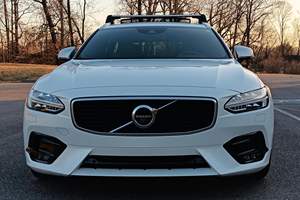 VOLVO V90 T5 R-DESIGN 2019 d'occasion, conduite à gauche/droite - Product Image 2