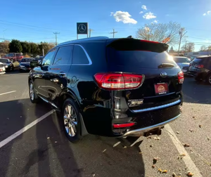 Sorento SX 2017 d'occasion, 8 cylindres, transmission intégrale, berline, intérieur cuir foncé, conduite à gauche/droite, hybride électrique de haute qualité, boîte 6 vitesses - Product Image 4