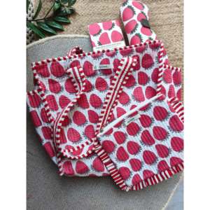 Sac fourre-tout Sundae aux fraises avec pochette à volants pour promotions - Product Image 1