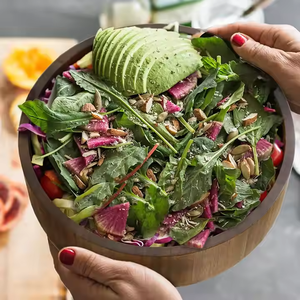 Tazón de masa de madera para servir ensalada de Acacia natural de Crescent Crafts - Product Image 1