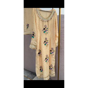 Compra en Línea de Vestidos de Fiesta con Estampado Floral Glamuroso y Silueta Recta, Hechos de Fibra de Poliéster y Chifón - Product Image 5