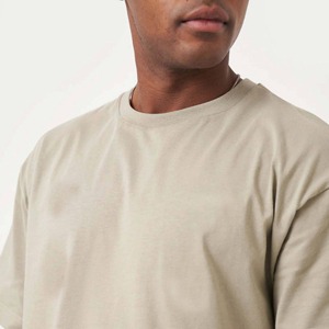 T-shirt surdimensionné classique pour homme Jersey 100% coton manches courtes de poids moyen avec col côtelé disponible en gris vert - Product Image 5
