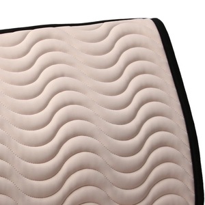 2024 dernière conception saut coupe matelassé rose clair sur mesure anti-dérapant équitation tapis de selle ensembles en gros - Product Image 3