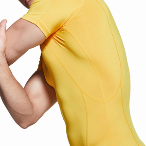 Protège-éruptions cutanées fabriqué au Pakistan en Polyester Spandex couleur jaune manches Raglan chemises de Compression extensibles - Product Image 6