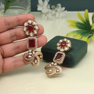 Pendientes Kundan clásicos ligeros tradicionales para mujer, joyería nupcial para boda, hecha a mano, chapada en oro, diseño étnico Jhumka para fiesta - Product Image 1