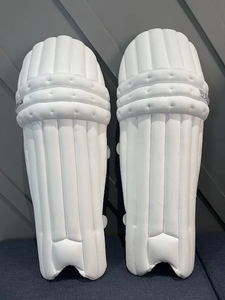 Almohadillas de bateo de cricket de calidad premium ligeras y cómodas, accesorios para protectores de piernas - Product Image 2