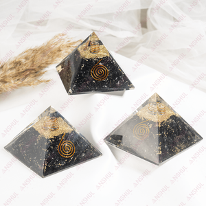 Pyramide en Orgone de Tourmaline Noire avec Pointe de Cristal pour la Guérison, la Méditation et la Décoration - Vente en Gros - Product Image 2