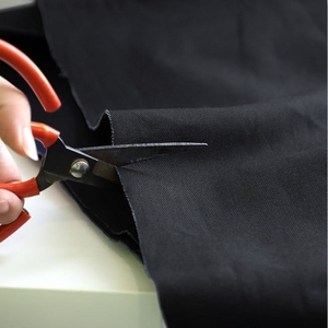 Tela de Lona de Algodón 100% Negra Resistente, Tejida, 10oz 300 GSM, Teñida en Color Sólido, 60 Pulgadas de Ancho, para Bolsas y Tapicería - Product Image 4