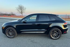 Neatly Used 2023 Por-s-che Ma-can T 2.0-Liter Turbo 4-<b>Cylinder</b>, AWD, Premium Package Plus- - Product Image 3