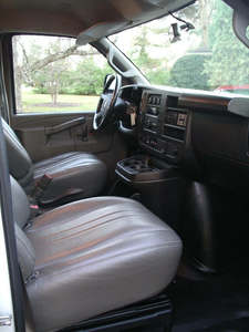 G-M-C Savana Cargo 2500 Extended RWD 2022 Usada de Élite - Product Image 4