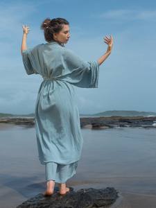 Kimono bohemio azul con cierre de cordón, bata envolvente transpirable y capa para mujer para todas las estaciones - Product Image 3