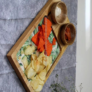 Plateaux de service rectangulaires en bois d'acacia en bois massif personnalisés pour la décoration de la maison organiser le plateau en bois pour la nourriture par Falak World Export - Product Image 1