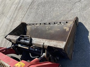 2019 TAKEUCHI TL8R utilisé Performance puissante meilleure Mini chargeuse sur chenilles compacte petite chargeuse compacte avec seau à vendre - Product Image 6