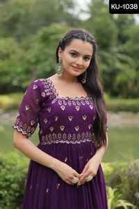 Style indien et pakistanais Premium Designer Readmade Faux Blooming Gowns avec broderie Zari Sequins Work Ethnic Wear Gowns - Product Image 6