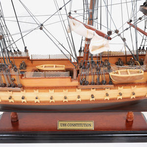 USS Constitution pequeña réplica de madera modelo náutico pintado a mano decoración del hogar regalo con soporte de exhibición para venta al por mayor - Product Image 5