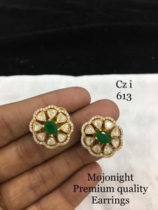 Venta al por mayor de pendientes largos de diseñador Kundan con detalles de piedra mejor para invitados de boda y ocasiones especiales para la venta - Product Image 2