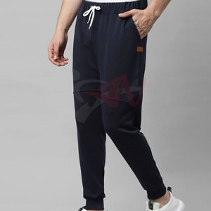 Pantalons de survêtement pour hommes Fresh Look avec tissu léger et design flexible pour la course à pied et la salle de sport - Product Image 3