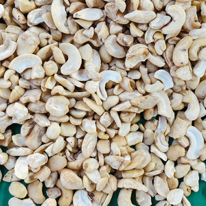 High Quality Raw Cashew <b>Nuts</b> Dried Style From Vietnam Manufacturer Santigo - Product Image 1