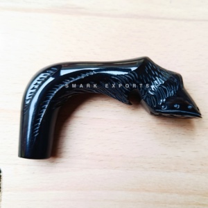 Mango de bastón de cuerno de Búfalo con forma de pierna de caballo intrincada y diseño de pie de caballo para bastones y bastones de calidad superior - Product Image 1