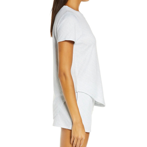 Camiseta y pantalón corto de gimnasio sostenible para mujer en material suave de alta calidad, conjunto de pantalones cortos elegantes y ligeros y cómodos para mujer - Product Image 2