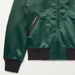 Chaqueta de invierno reversible de lona satinada de alta calidad para hombre con decoración bordada cuello alto diseño transpirable - Product Image 3