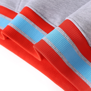 Delaware State Heather Grey Crewneck Winter Eco-Friendly |   Pull en molleton unisexe à manches raglan rouge et blanc avec broderie sur le devant - Product Image 3