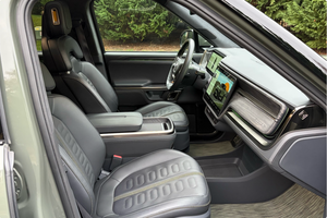 Vehículo Usado a Precio Accesible - Volante a la Izquierda |   Volante a la derecha |   RIVVVIANNN R1T 2022 EDICIÓN DE LANZAMIENTO CON CUATRO MOTORES - Product Image 5