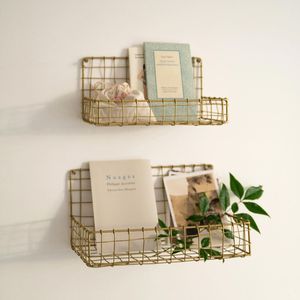 Estantes de pared clásicos de hierro con etiquetas privadas para decoración tradicional del hogar que combinan estilo atemporal con un fuerte soporte de almacenamiento en la pared. - Product Image 2