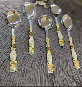 Juego de servir cuchara de color dorado bellamente diseñado para fiestas - Product Image 1