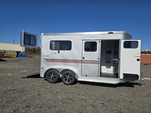 Remolque Usado Sundowner Charter para 2 Caballos, Carga Recta, Tipo Bumper Pull |   Remolque para Ganado Ovino y Bovino |   Remolque para Ganado Usado - Product Image 5