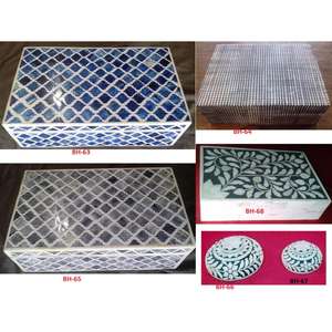 Caja de Joyería de Madera Multicolor NA296 de BS INTERNATIONAL, Diseño Cuadrado con Cierre Magnético, Diseño Grabado, Estilo Moderno, Personalizable - Product Image 2