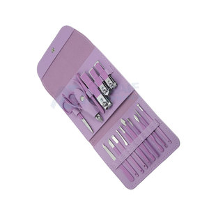 Ensemble de manucure en acier inoxydable pour femmes coupe-ongles et trousse à outils de pédicure coffret cadeau de beauté - Product Image 1