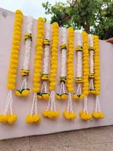 Lot de 10 guirlandes de jasmin jaune et blanc moelleux pour décorations de festival de mariage indien Ganpati - Product Image 4