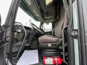 Camión Tractor Diésel Comercial Usado 6x4 de Servicio Pesado para Logística, Transporte y Negocios de Envío de Contenedores - Product Image 3