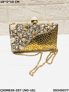 Epitome of Elegance Pochette de soirée de créateur artisanale avec pierres de cristal Laiton et nacre Luxueux Exquis - Product Image 5