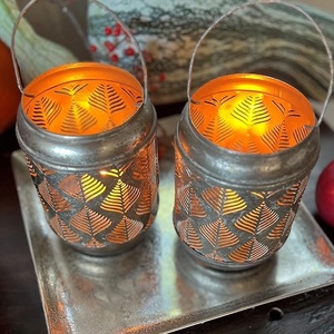 Lanternes de bougie en treillis métallique faites à la main feuillues pots votifs et de bougies décoratifs marocains pour Noël intérieur en or Shabby Chic - Product Image 3