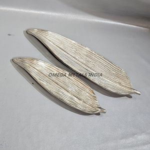 ถาดเสิร์ฟรูปใบไม้สีทองหรูหราชุดช่างฝีมือสองชิ้นพร้อมพื้นผิวสำหรับเสิร์ฟของว่างและของตกแต่งบ้าน - Product Image 6