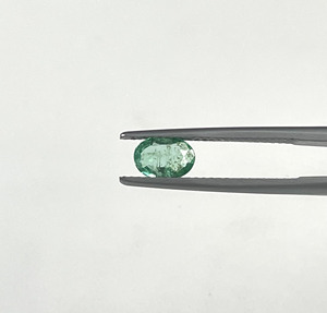 Fine Quality Natural Zambian Emerald Oval Cut 6x4-5x7mm Light Green Color Loose Gemstone for Making Jewellery at Best Price - Product Image 3