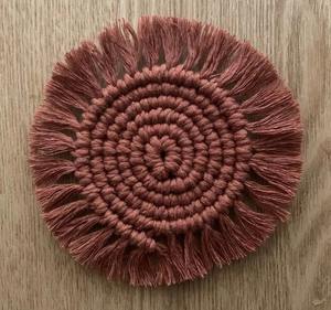 Tapis de table en macramé Boho élégant Accent décoratif fait à la main pour table à manger Table basse et console d'entrée - Product Image 4