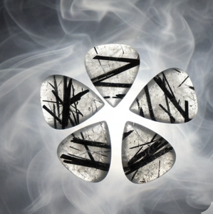 พลอยควอตซ์รูไทล์ธรรมชาติคุณภาพดีที่สุด ทรงหลังเบี้ย ขัดเงาอย่างดีเยี่ยม เหมาะสำหรับการขายส่งจำนวนมาก - Product Image 4