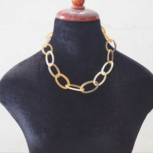 Collar de Lujo Hecho a Mano con Cuerno de Búfalo, Joyería Natural y Sostenible para Mujer, Alta Calidad - Product Image 1